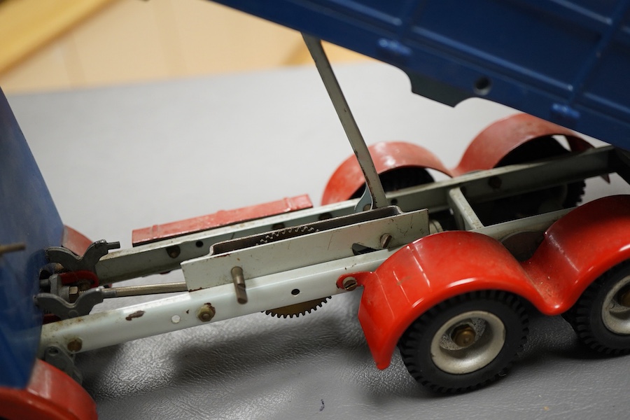 A Shackleton clockwork Foden FG 6-wheel tipper lorry, in blue with red mud guards